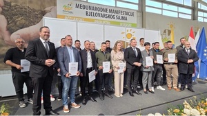 Poljoprivrednicima svečano uručeni ugovori u vrijednosti od 1.5 milijuna eura za intervenciju 75.01. Uspostava mladih poljoprivrednika