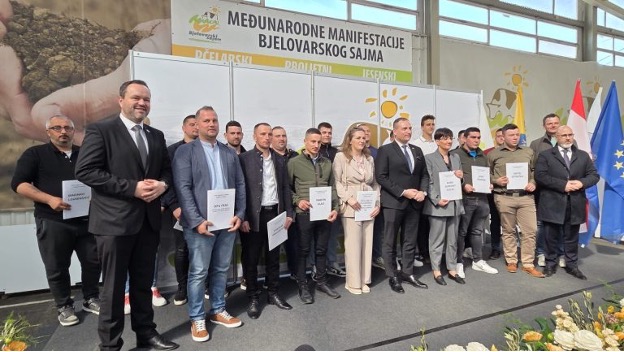 Poljoprivrednicima svečano uručeni ugovori u vrijednosti od 1.5 milijuna eura za intervenciju 75.01. Uspostava mladih poljoprivrednika